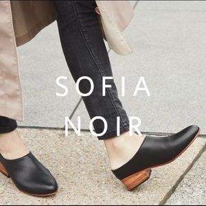 Nisolo Sofia Noir mules